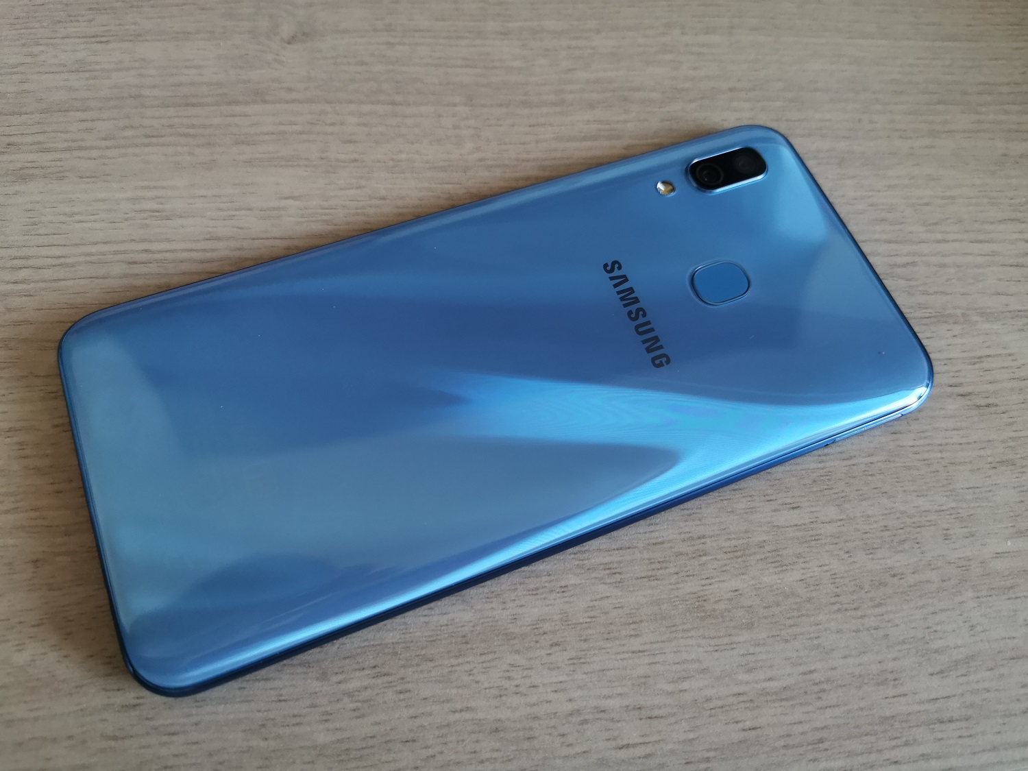 Samsung Galaxy a30 Blue